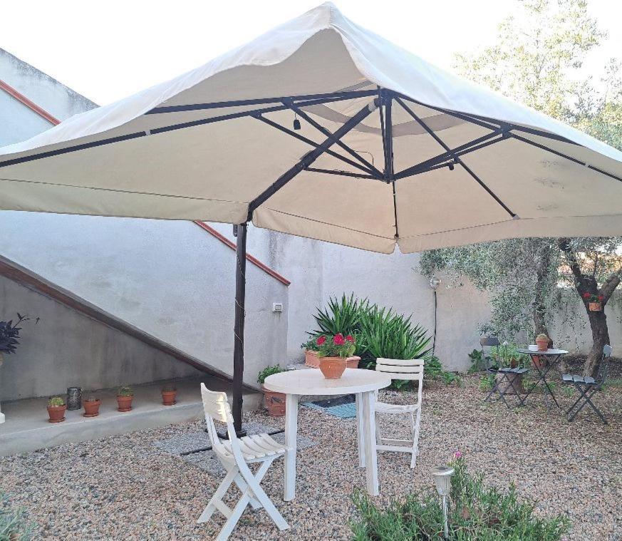 Il Profumo Di Ginestre Bed & Breakfast Olbia Exterior photo